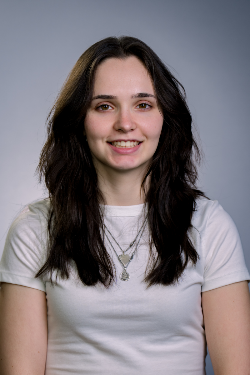 Headshot of Aline Pires